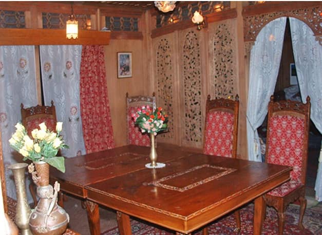 Shelter Group of Houseboats, Srinagar 5